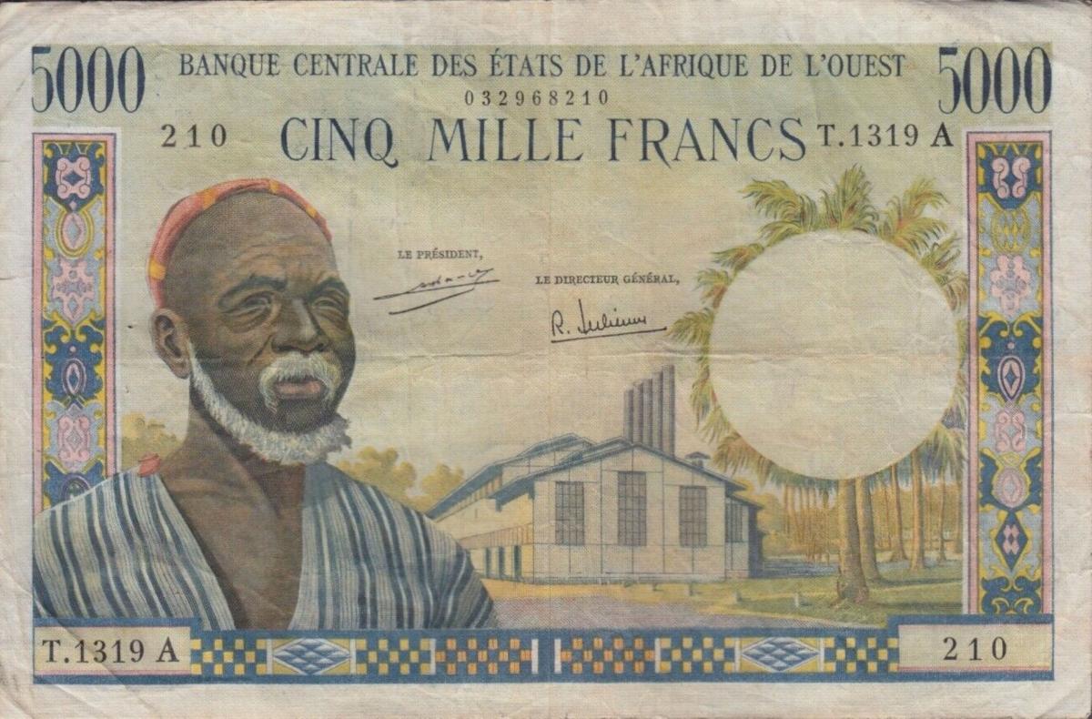 Front of West African States p104Af: 5000 Francs from 1961